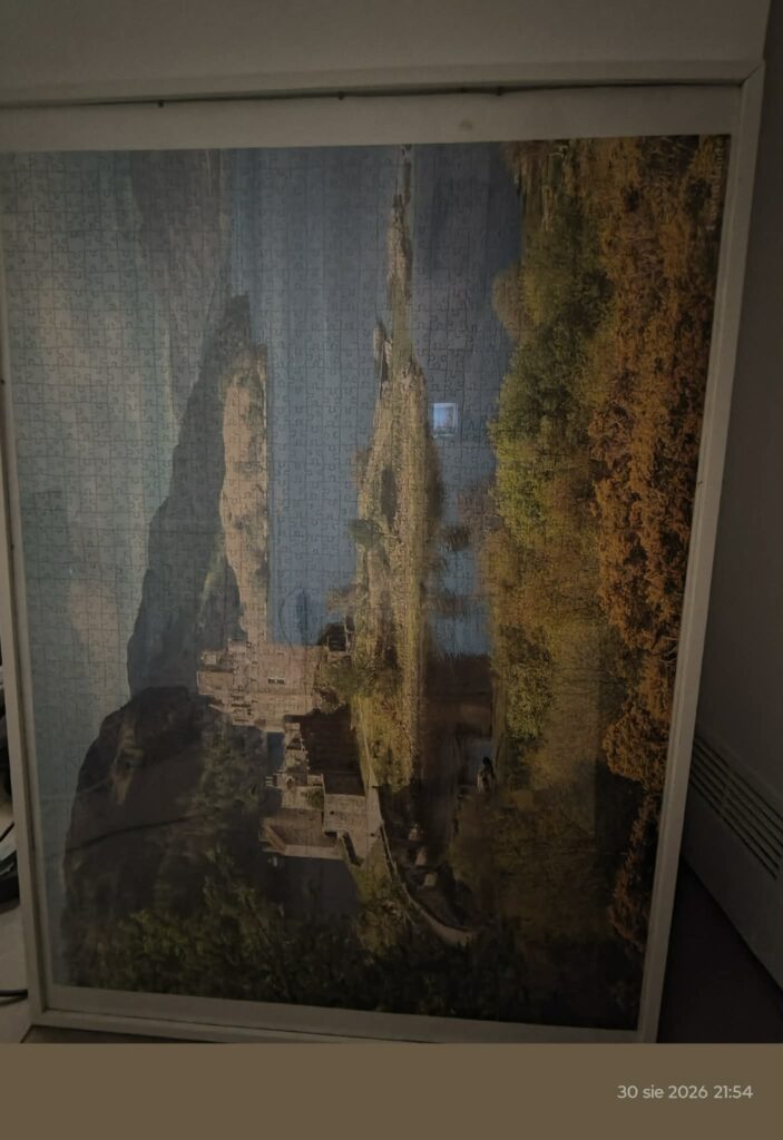 Puzzle zamek- 2000 elementów-w ramce